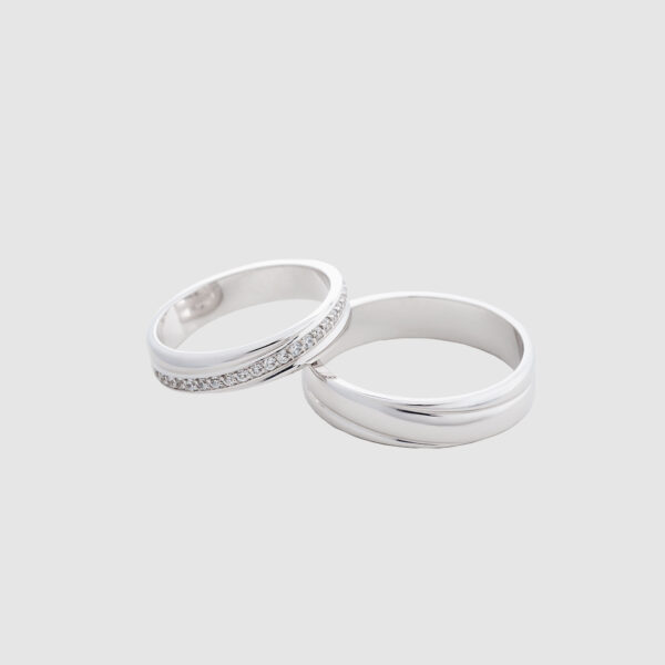 Argolla de Matrimonio en Oro Blanco con Diamantes