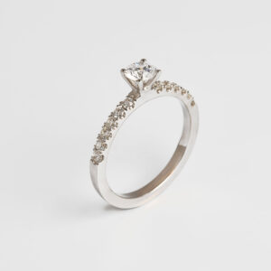 anillo de compromiso