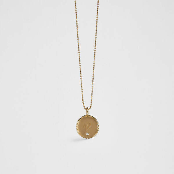 cadena con dije de protección
